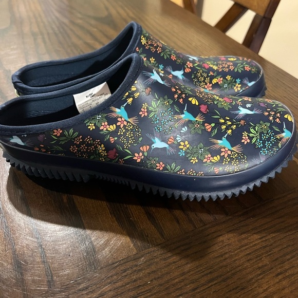 Western Chief Ladies Garden Clog Navy with Hummingbirds Size 7 - Picture 3 of 9